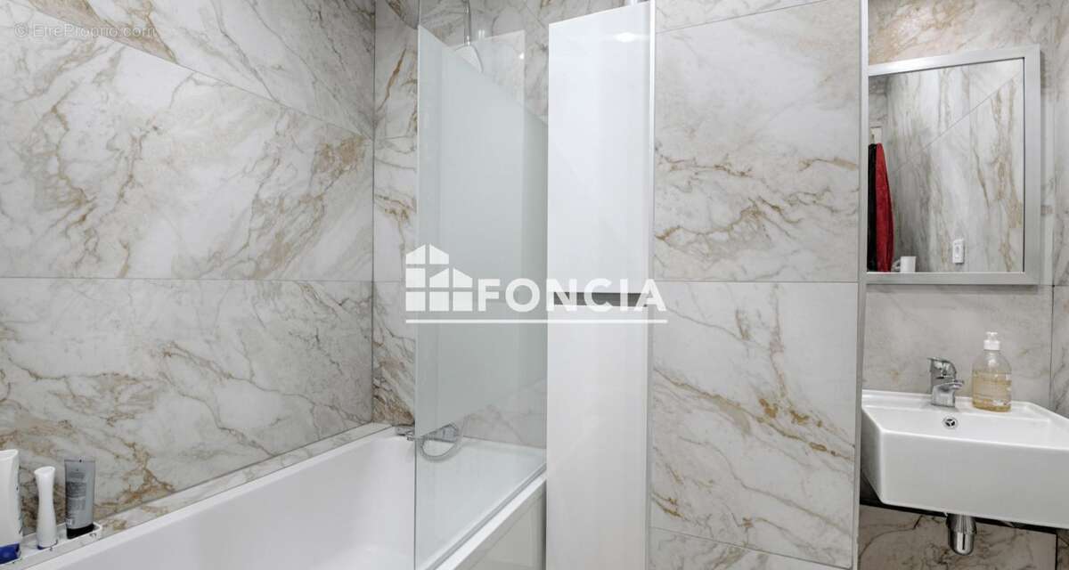 Appartement à PARIS-14E