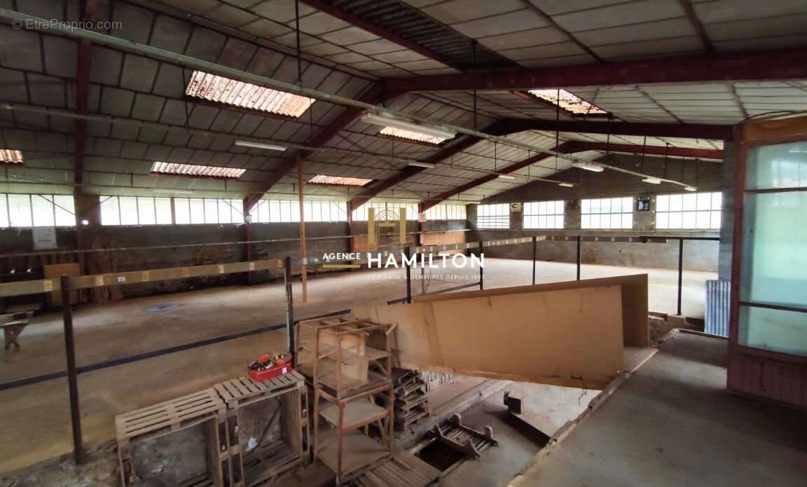 Commerce à VILLEFRANCHE-DE-ROUERGUE