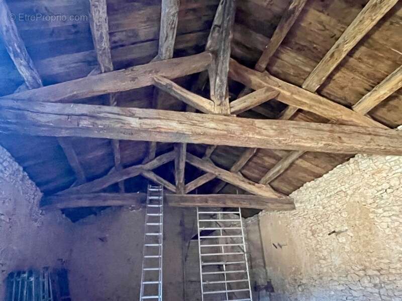 Maison à LAGARDE-D'APT