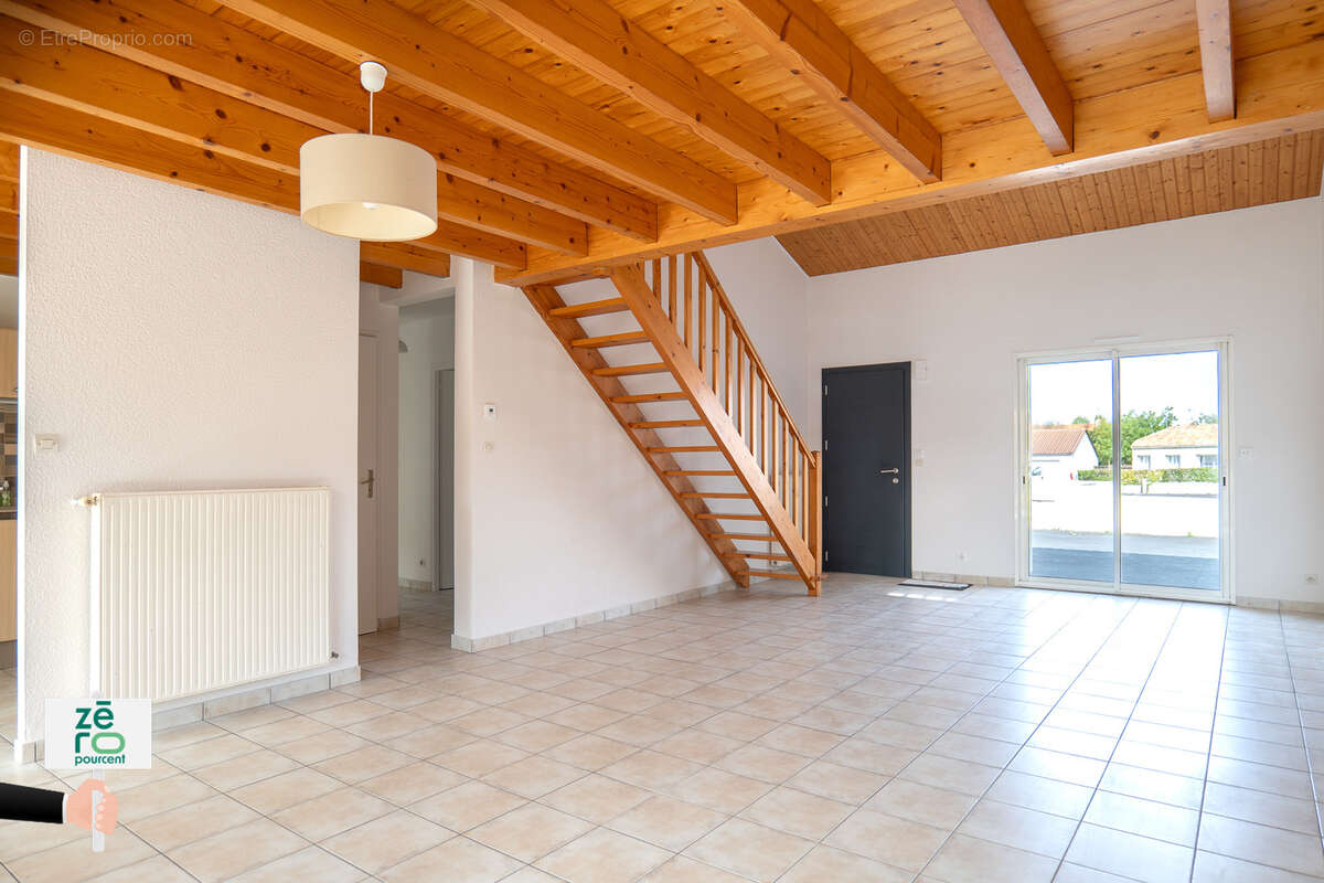 Maison à MONTAIGU