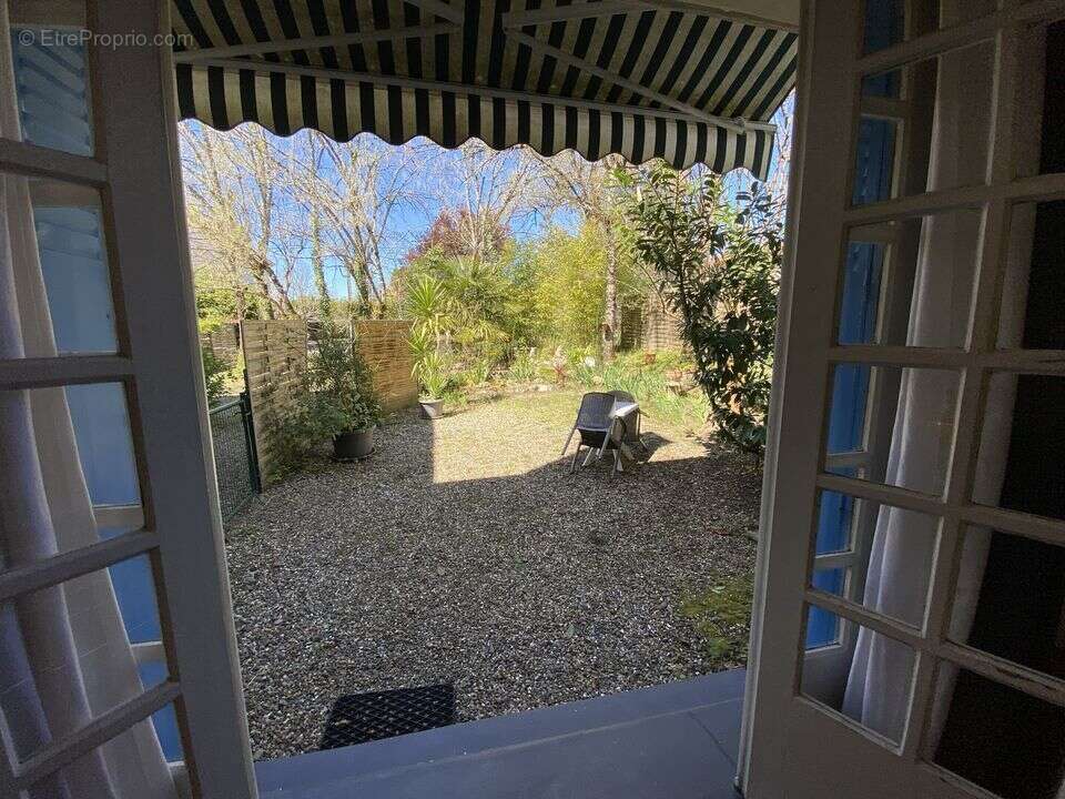 Commerce à CAZAUBON