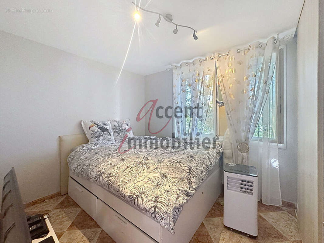 Cabannes, partie de mas de 128m² sur 584m² de terrain - photo 7