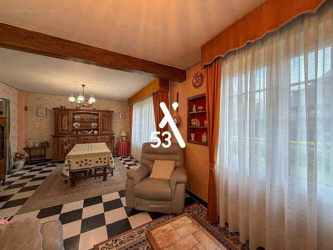 Maison à SAINT-MARTIN-AU-LAERT