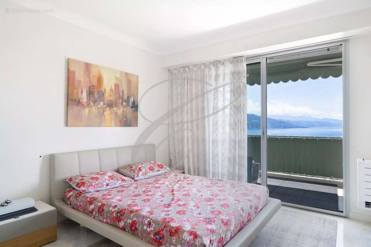 Appartement à ROQUEBRUNE-CAP-MARTIN