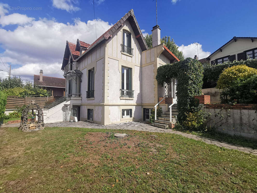 Maison à MONTIGNY-LES-CORMEILLES