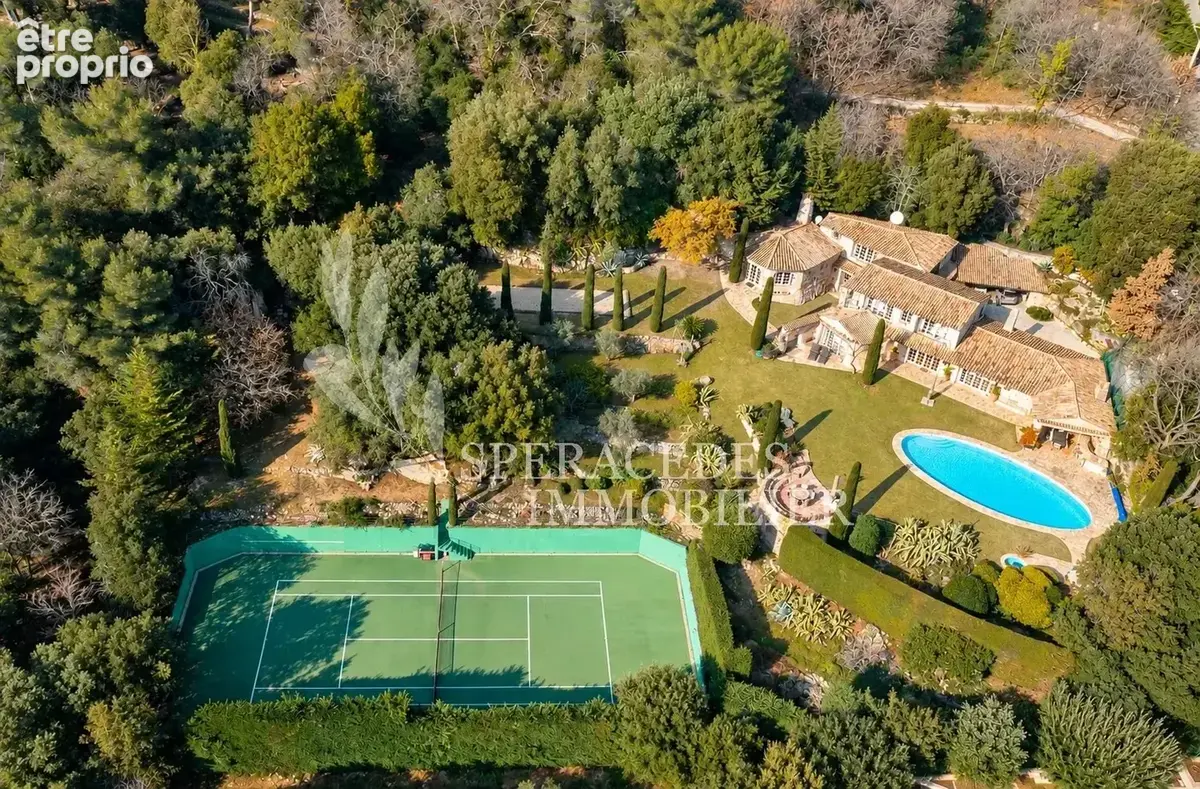 Tourrettes-sur-Loup - Remarquable propriété vue panoramique et tennis - photo 11