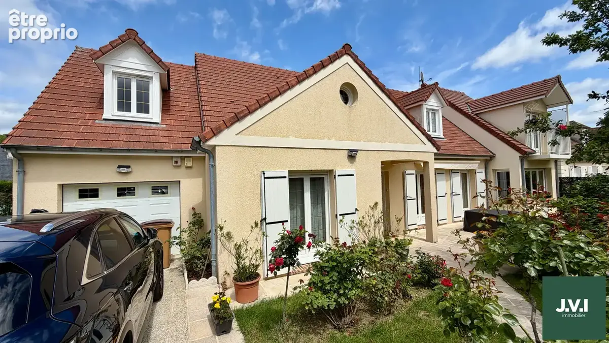 A VENDRE GROSLAY Maison 8 pièces 212 m² - photo 11