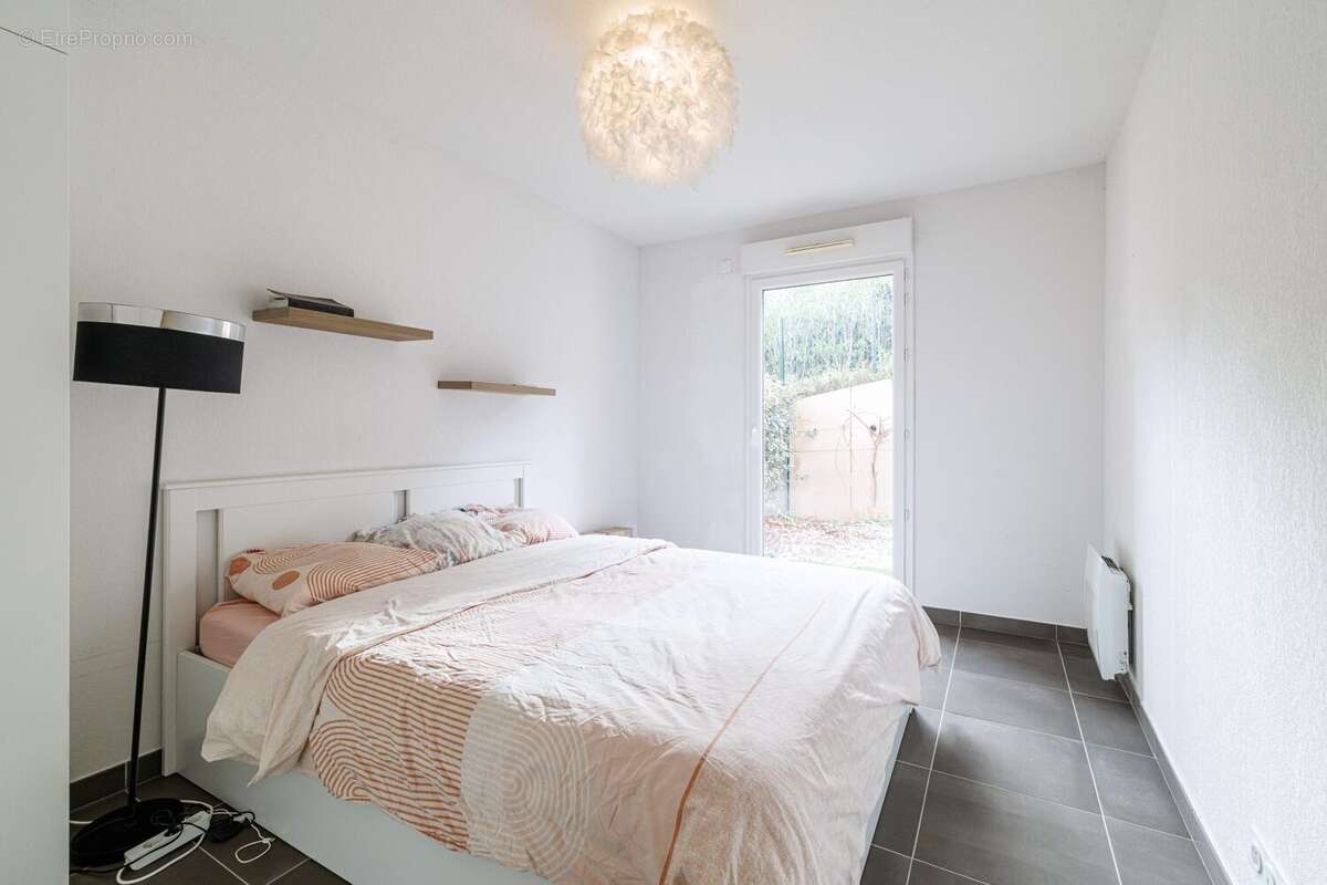 Appartement à SAINT-LAURENT-DU-VAR