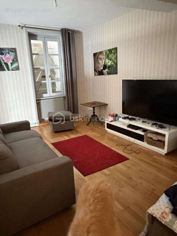 Appartement à RENAISON