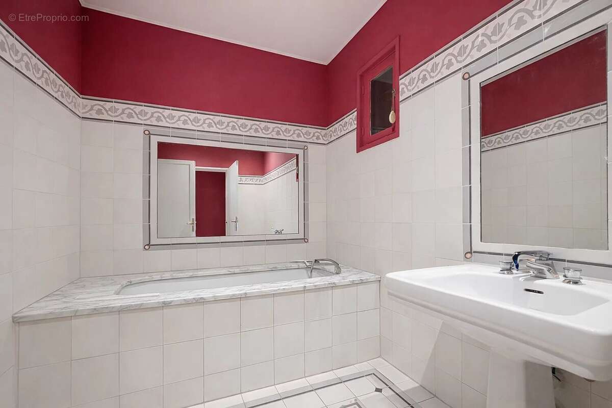 Appartement à MARSEILLE-8E