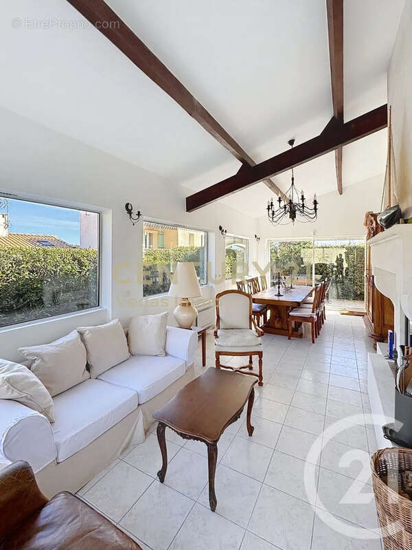 Maison à SAINT-JEAN-DE-VEDAS