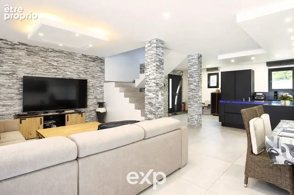 Maison 8 pièces 205 m² à vendre à Pontcharra (38530) - photo 5