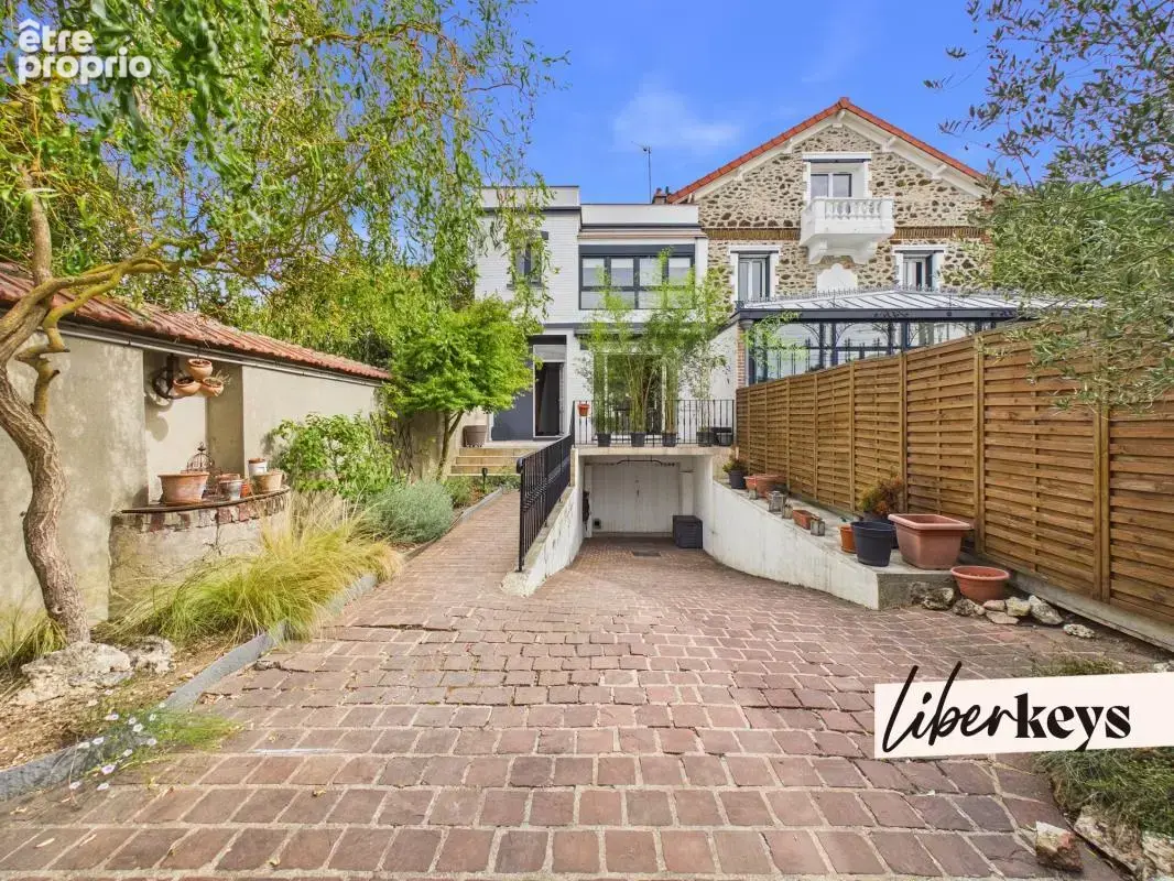 Photo Maison à Saint-Maur-Des-Fosses au prix de 659 000€