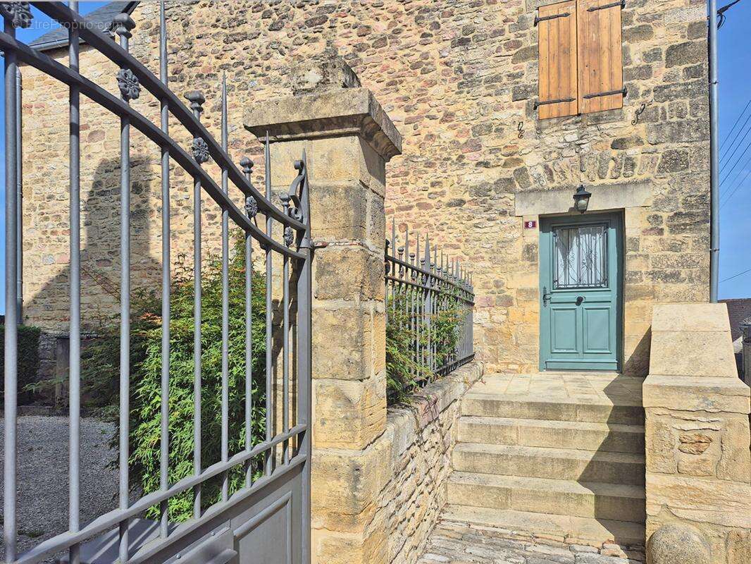 Maison Salignac Eyvignes 6 pièce(s) 119 m2 - photo 2