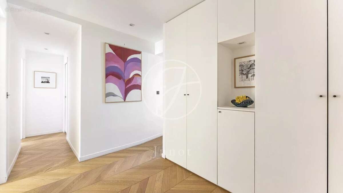 Appartement à PARIS-3E