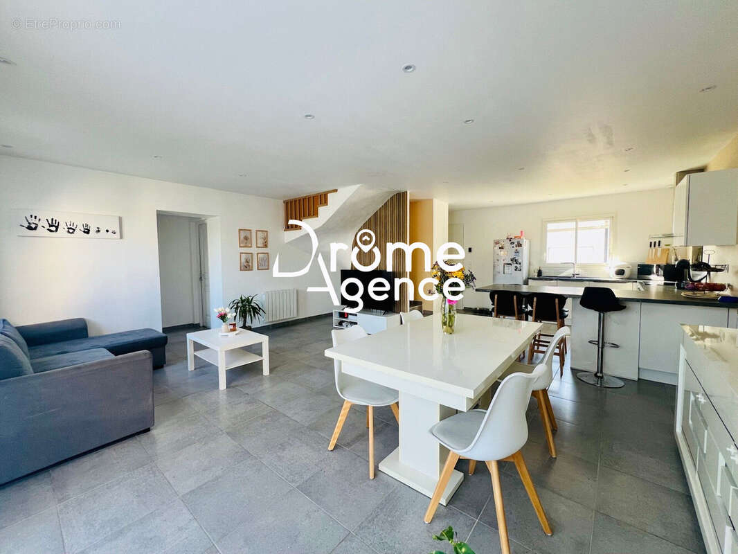Maison 93 m² à Besayes  - photo 4