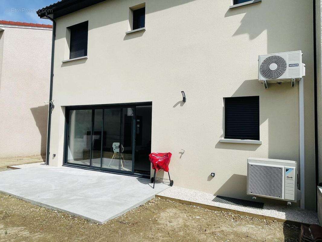 Maison à PONT-DE-CHERUY