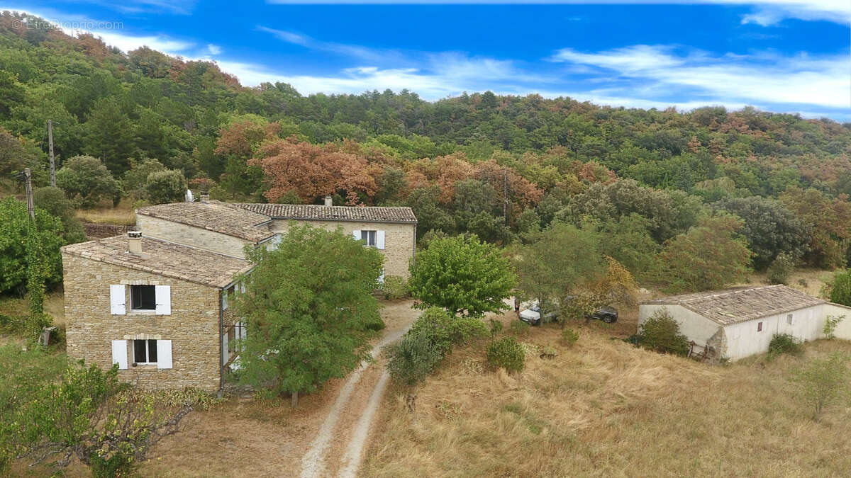 Grignan - mas avec 4 logements - photo 3
