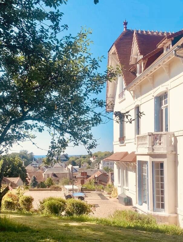 Maison à NERIS-LES-BAINS