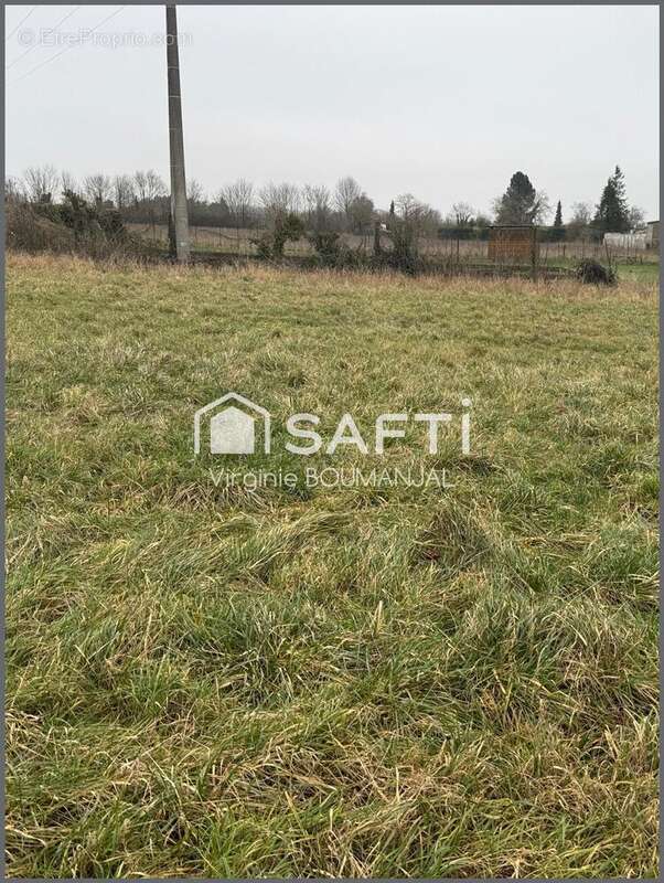 Terrain 686 m² à Thezy-Glimont  - photo 2