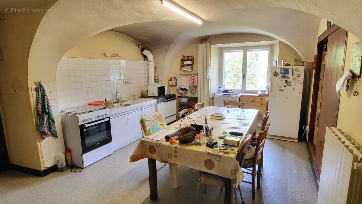 Mas avec dépendances et bergerie - photo 7