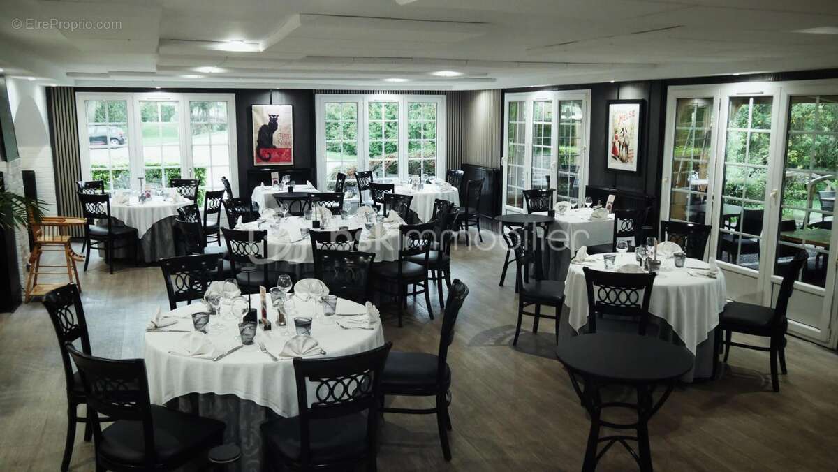 Commerce à VAL-D'ORNAIN