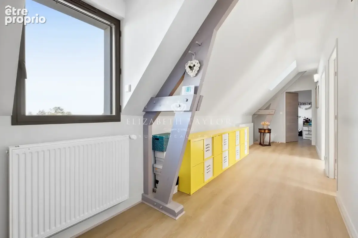 Maison contemporaine familiale de 240 m2 avec piscine sur terrain de 1 340 m2 - photo 21
