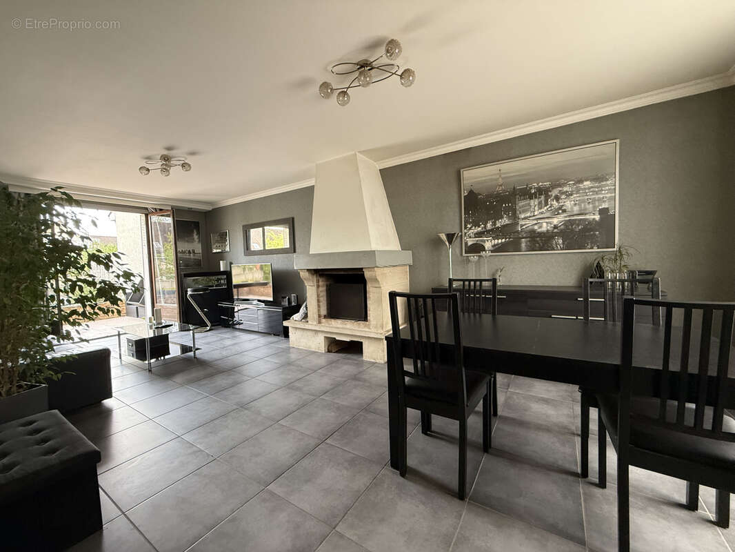 Maison à LE BLANC-MESNIL