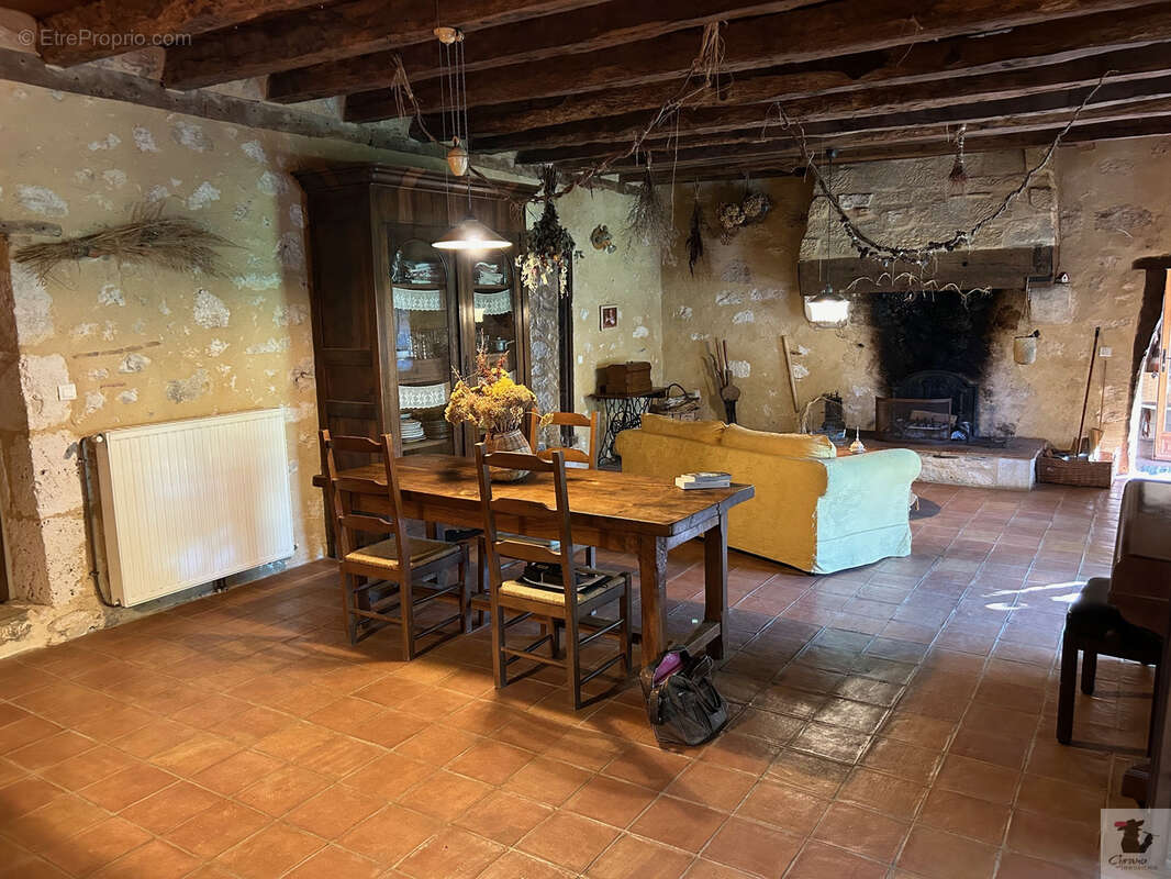 Maison typique en pierre 200 m2 dans un petit hameau au calme - beau parc arboré. - photo 3