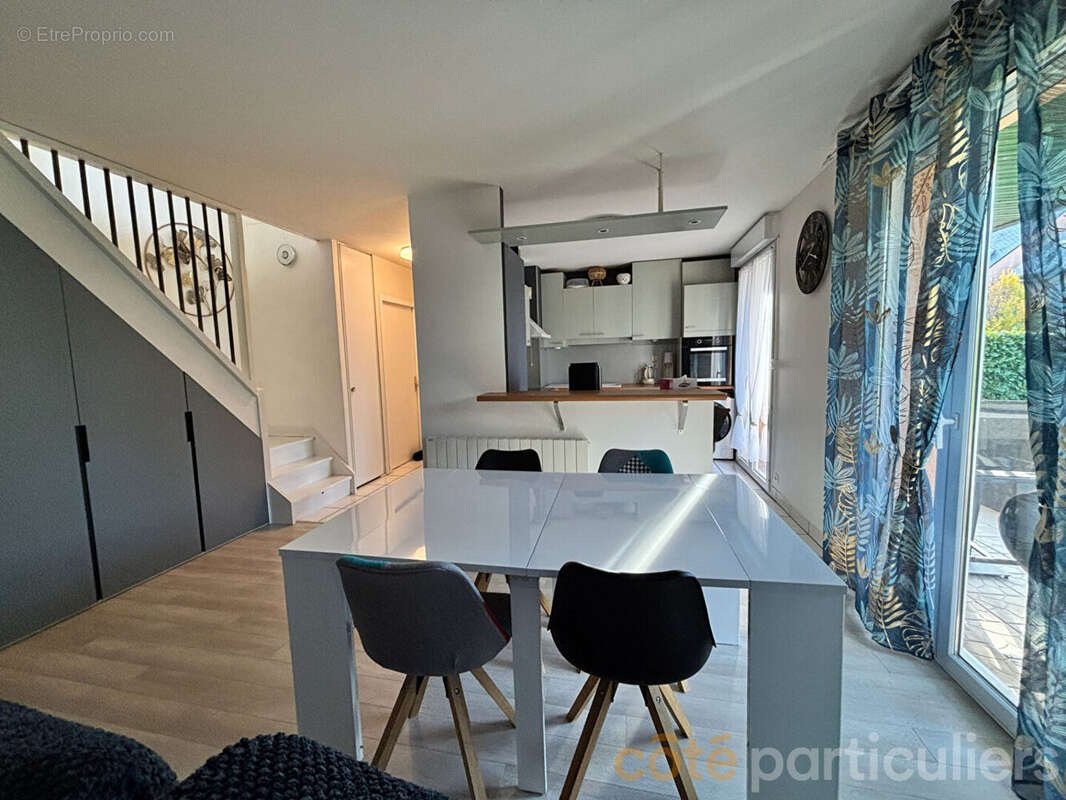 Appartement à ONET-LE-CHATEAU