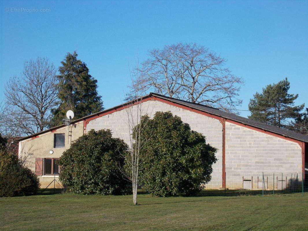 Maison à NOTRE-DAME-DE-SANILHAC