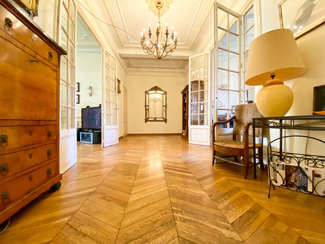 Appartement à MARSEILLE-8E