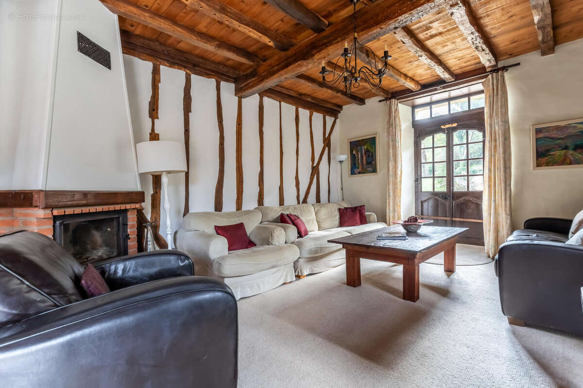 Maison à BOUSSAN