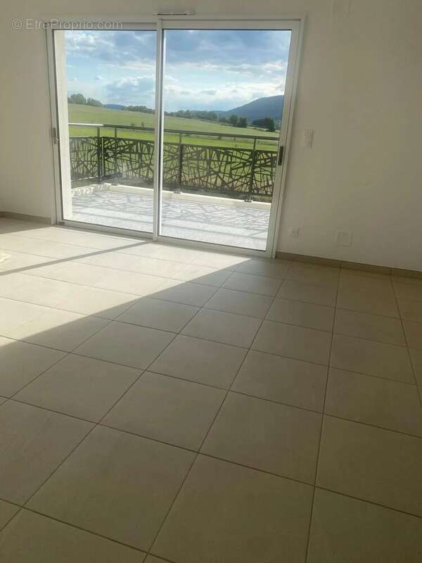 Très beau 3 pièces avec terrasse ! - photo 6
