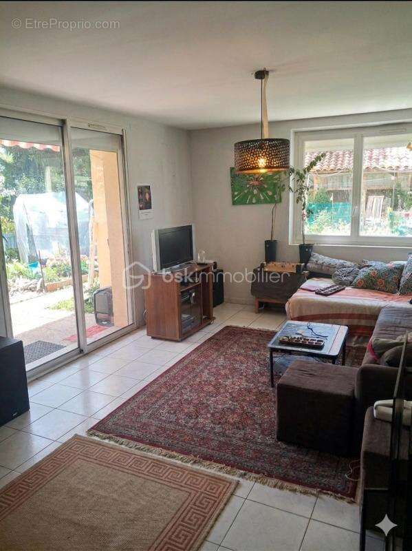Opportunité Rare : Maison rapportant 8% de Rendement Brut - Idéal Investisseur ou Projet Familial - photo 4