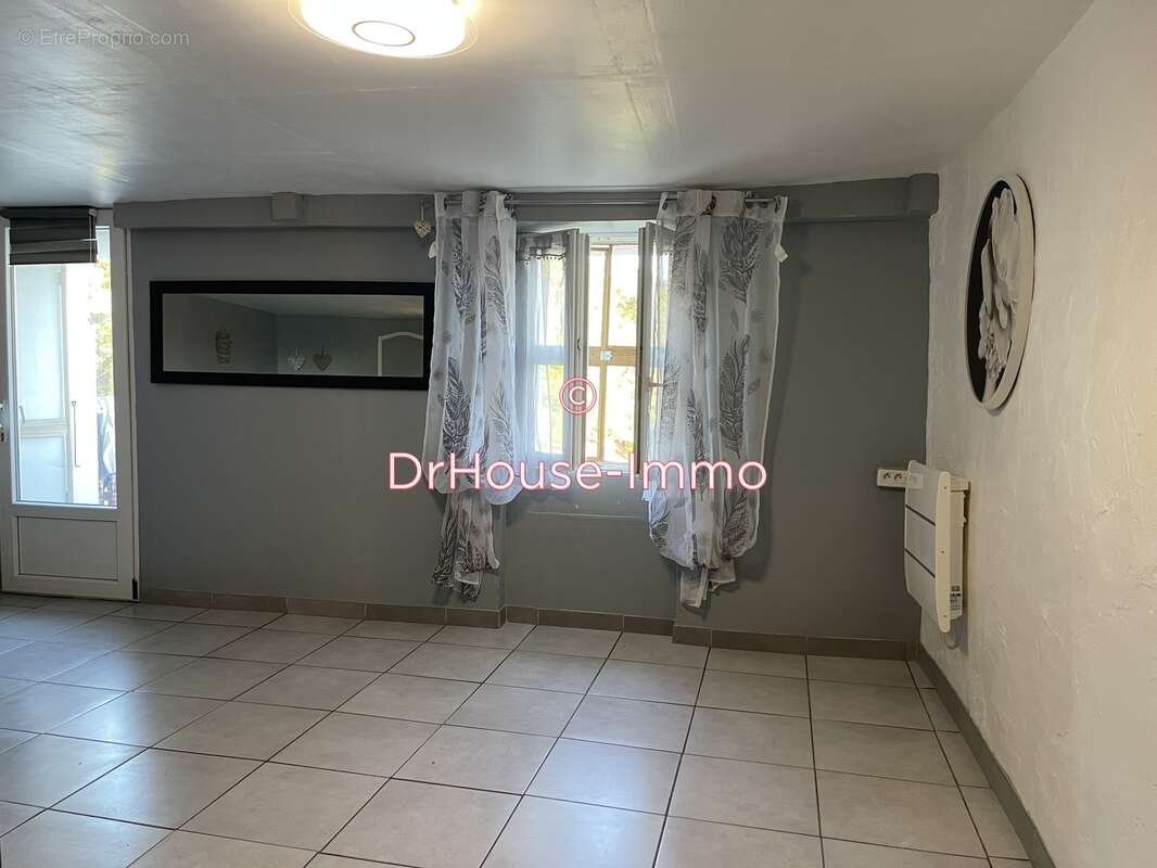 Maison à SAINT-APOLLINAIRE-DE-RIAS