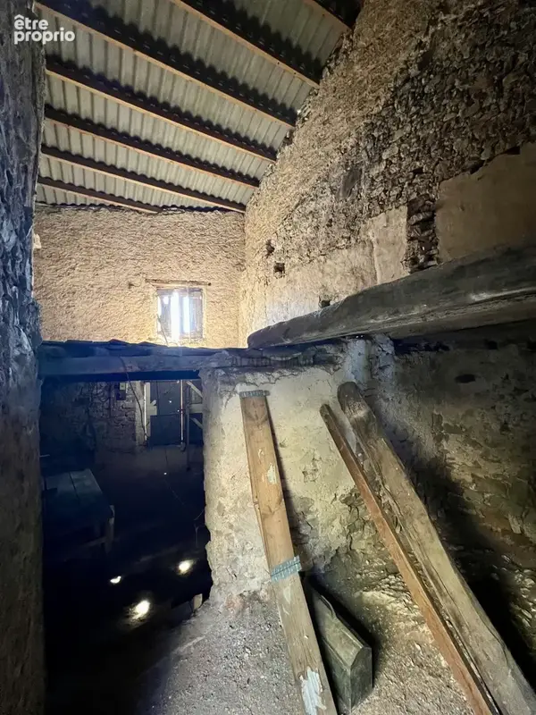 Maison de village avec terrain de plus d'un hectare et dépendance à rénover - photo 30
