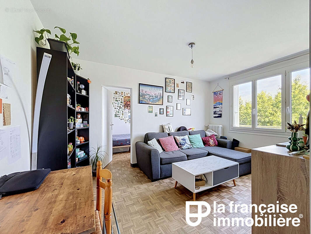 Appartement Rennes - Mail François Mitterrand - 2 pièces - 37.19 m² - Cave - Cellier - Parking - photo 2