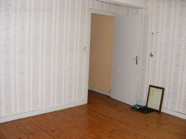 Maison à SAINT-CHRISTOPHE-EN-BRIONNAIS