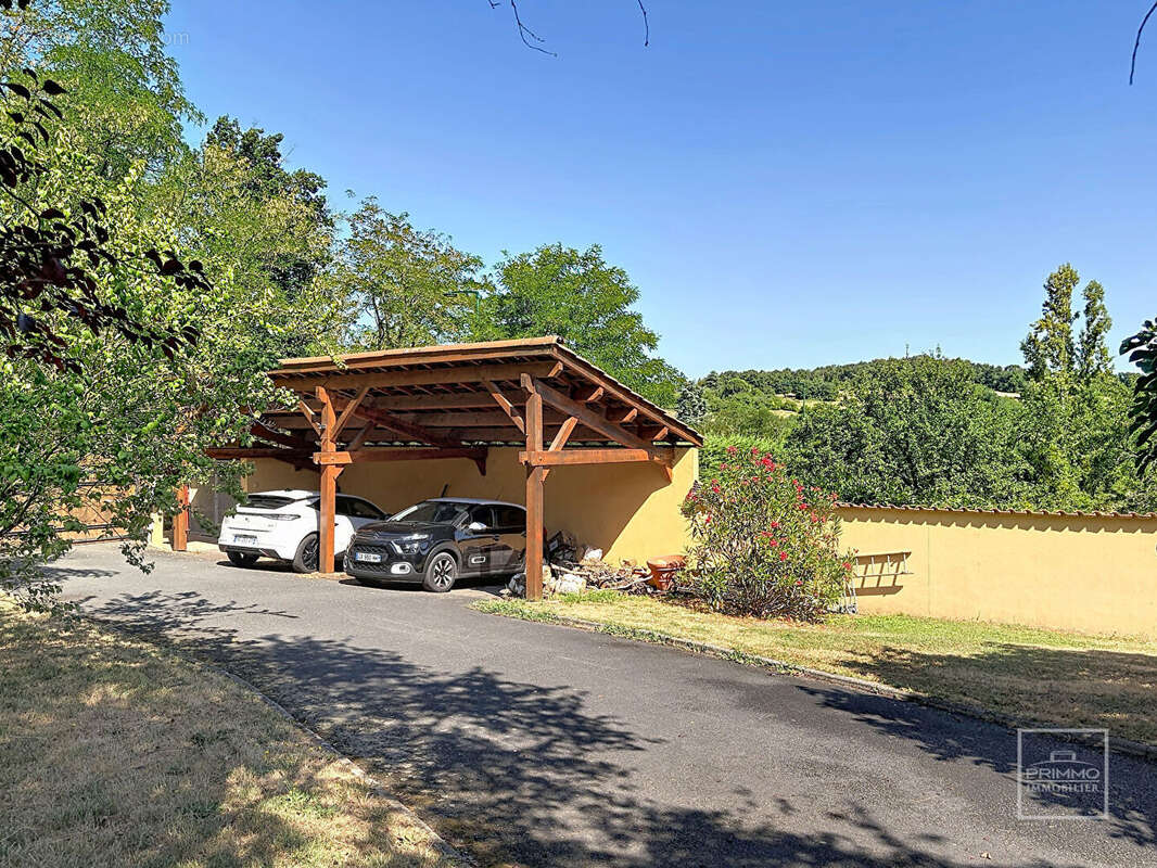 Lissieu, maison de 146 m² sur parcelle de 3525 m2 avec piscine - photo 11