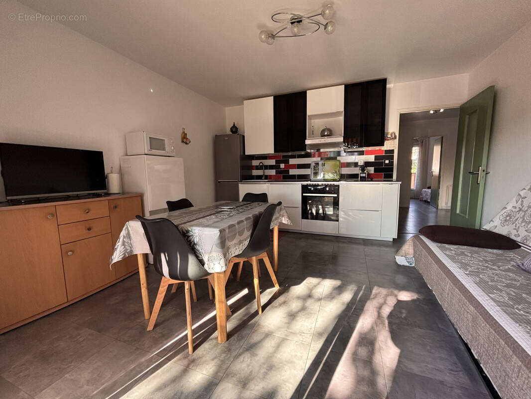 Appartement à SAINT-CYR-SUR-MER