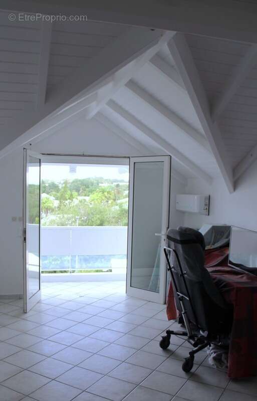 Superbe Duplex T4 de 105 m² – Vues Mer, Forêt et Parc – Baie-Mahault - photo 20