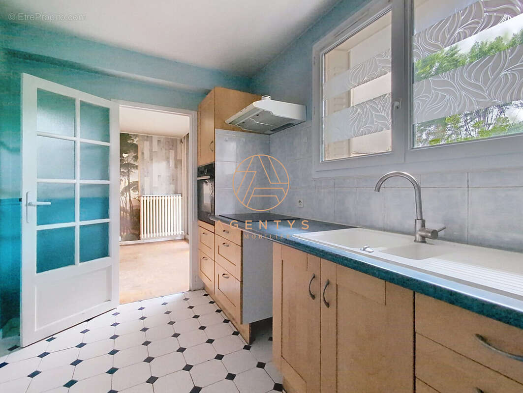 Appartement à SAINT-MAUR-DES-FOSSES