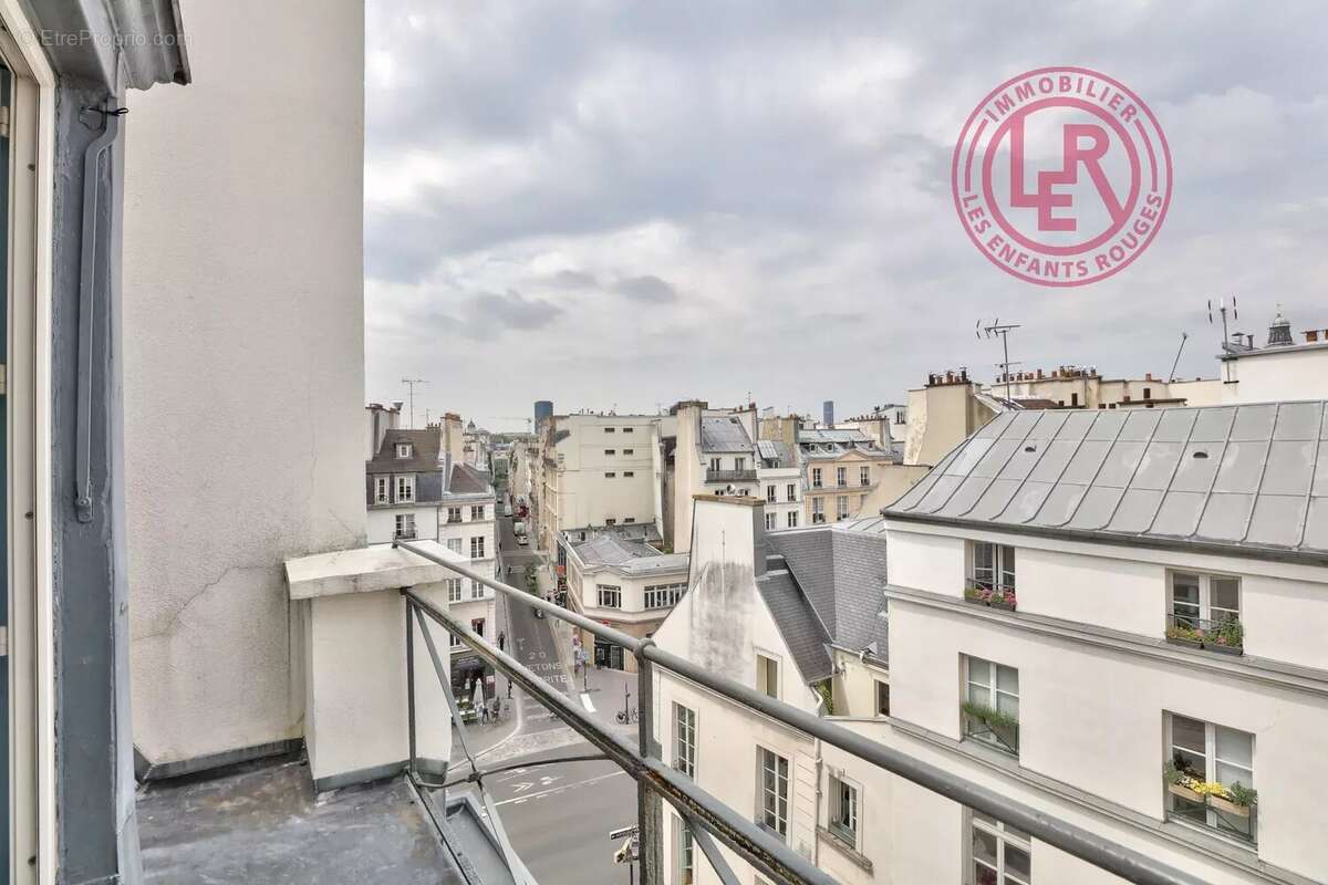 Paris 4ème  Arsenal - Rue de Birague - 2 pièces avec Vue et Balcon - photo 8
