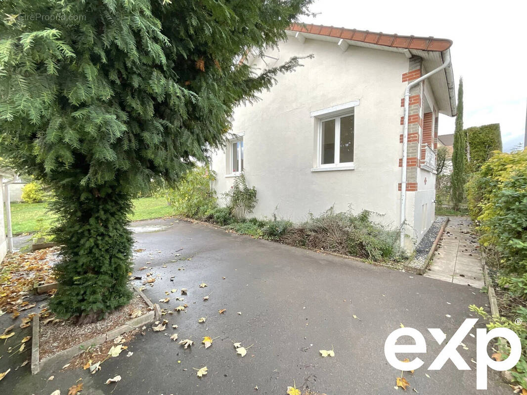 Maison à SAINTE-SAVINE