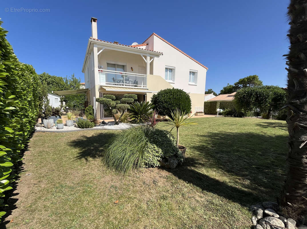 Maison à VAUX-SUR-MER