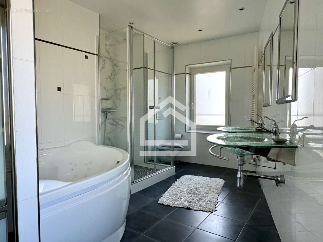 Maison à BLANQUEFORT