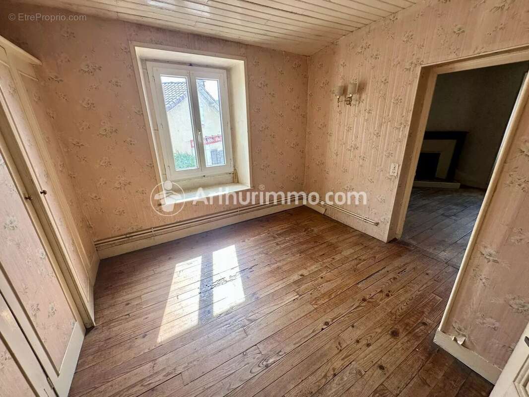 Ensemble immobilier avec local commercial, habitation et garages – Idéal investisseur - photo 12