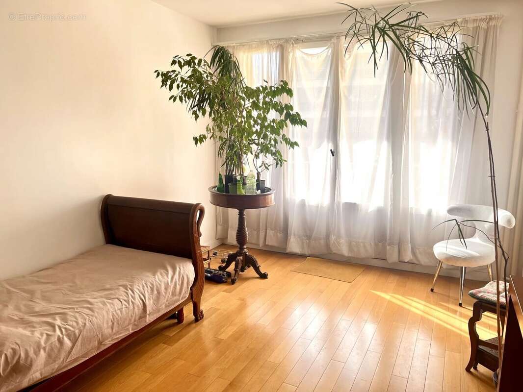 Appartement à PARIS-19E