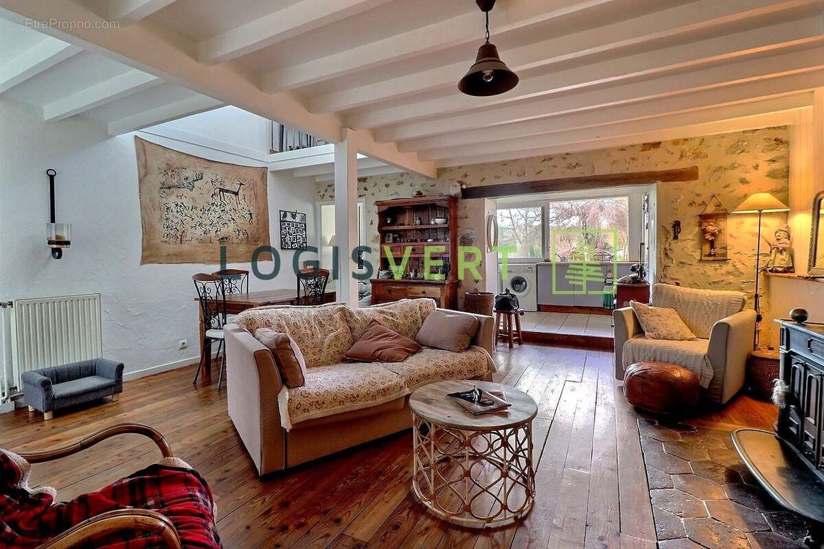 Maison à VILLIERS-LE-BACLE